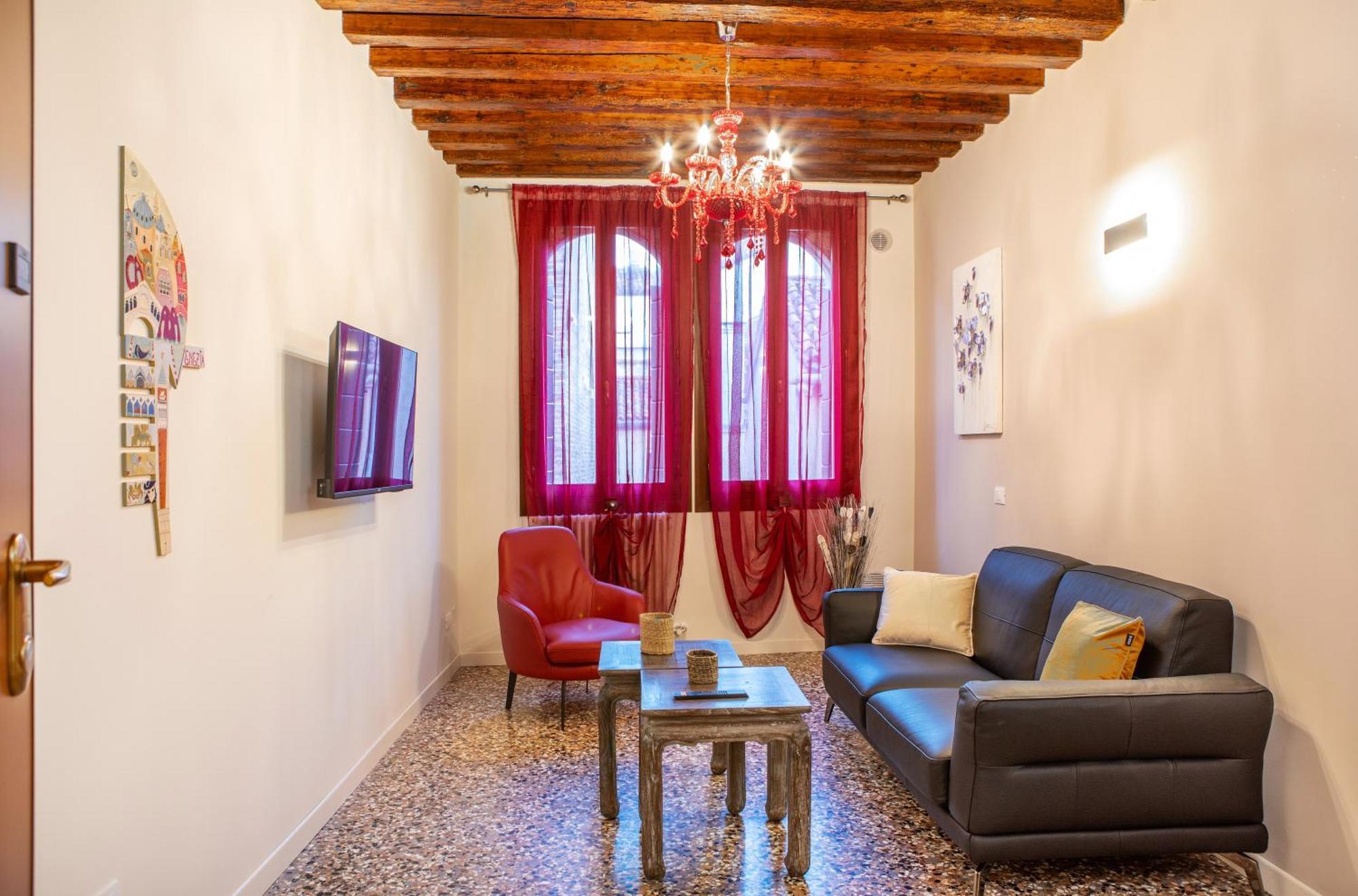 Ca'ada Apartament *